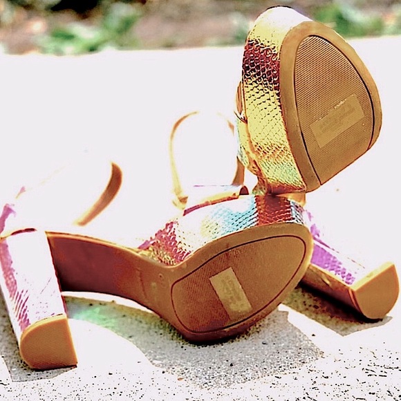 Dollskill x Bamboo Iridescent Platform Block Heel - Picture 7 of 16